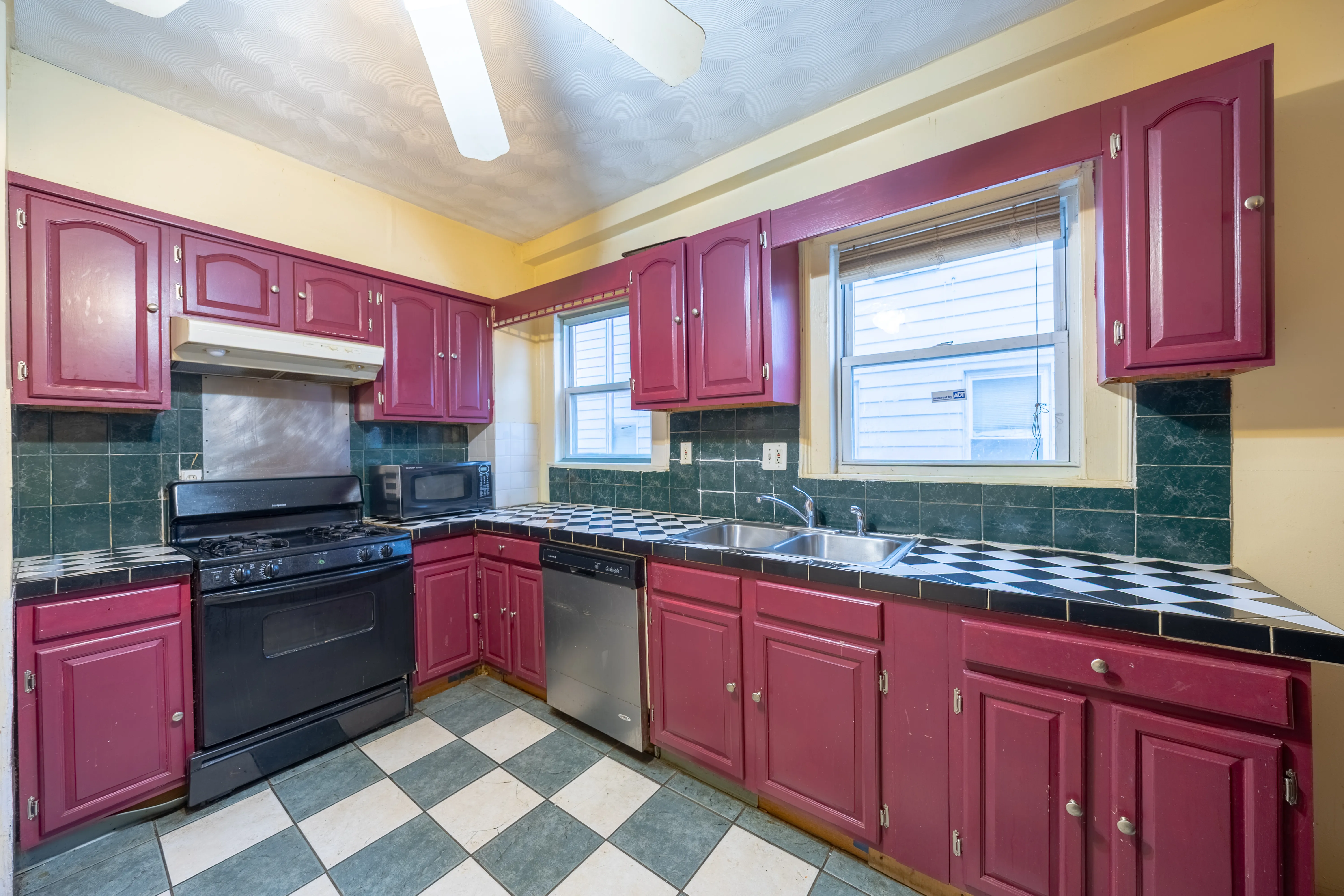 31 Seattle St, Allston