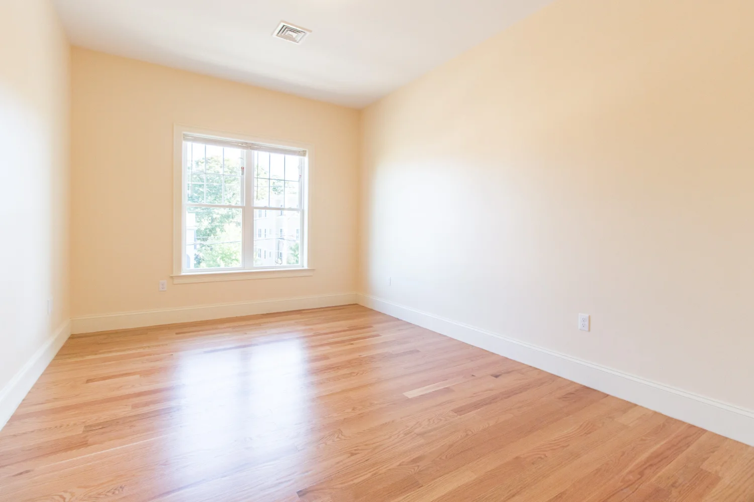 5165 Washington St, West Roxbury