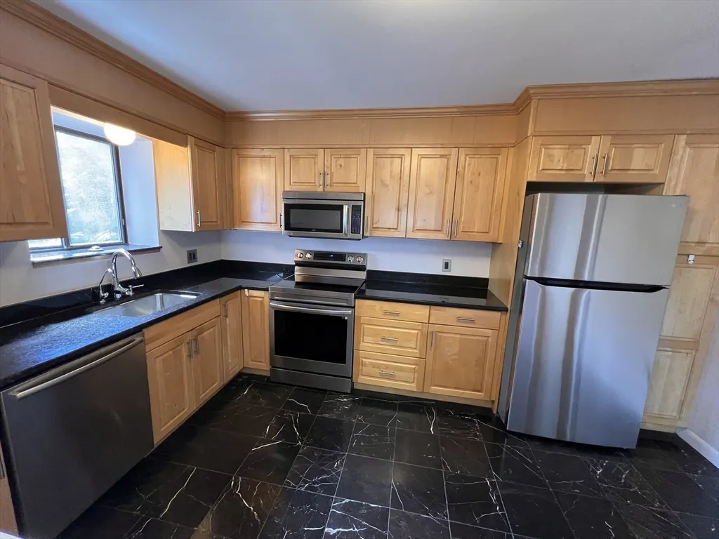 41 Centre St, North Brookline