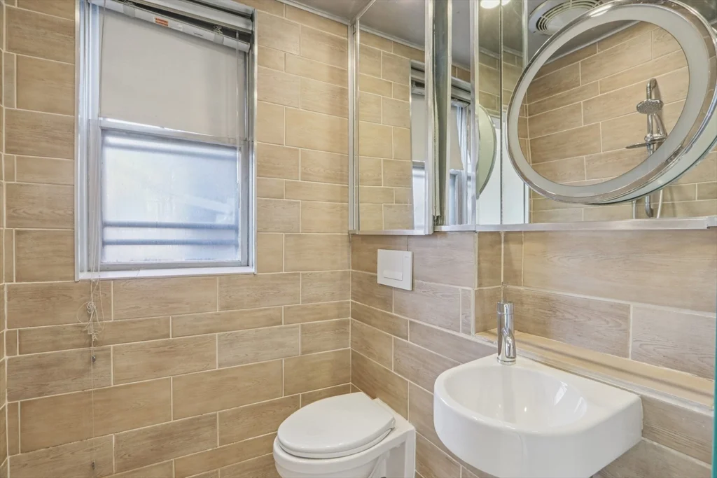 583 Massachusetts Ave, Roxbury