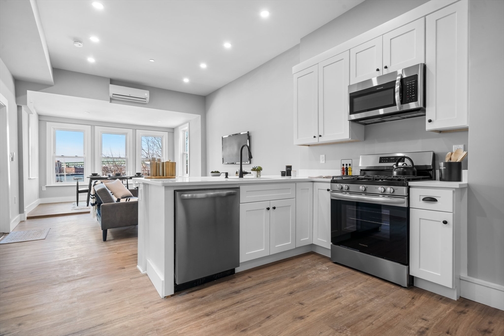 390 Meridian St, Central Square