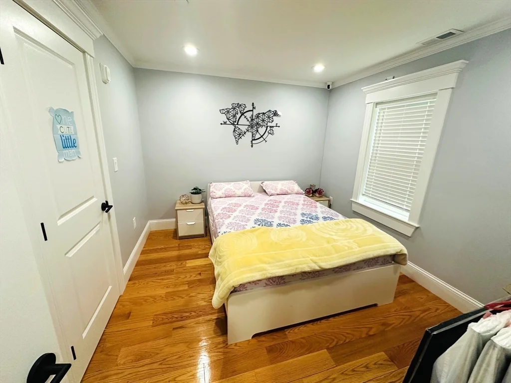 12 S Mason St, Salem