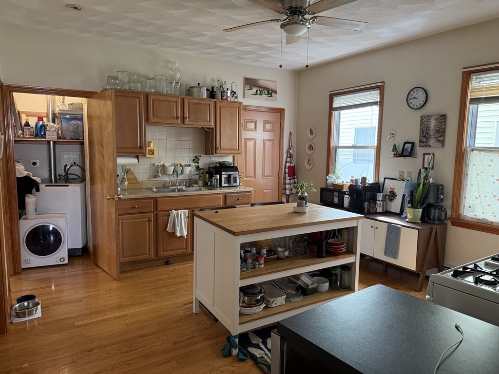 9 Rossmore St, Somerville