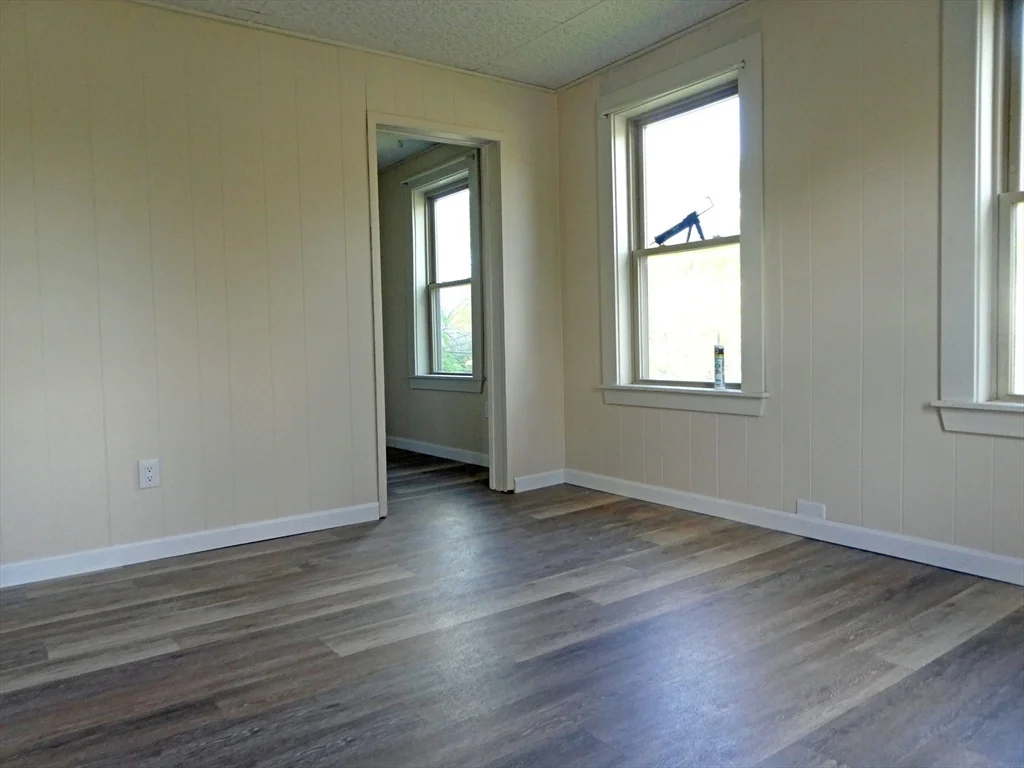14 Elm St, Middleboro