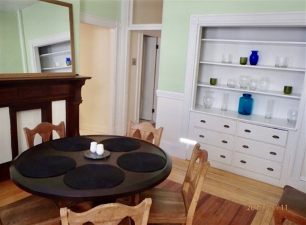 59 Monument Ave, Charlestown