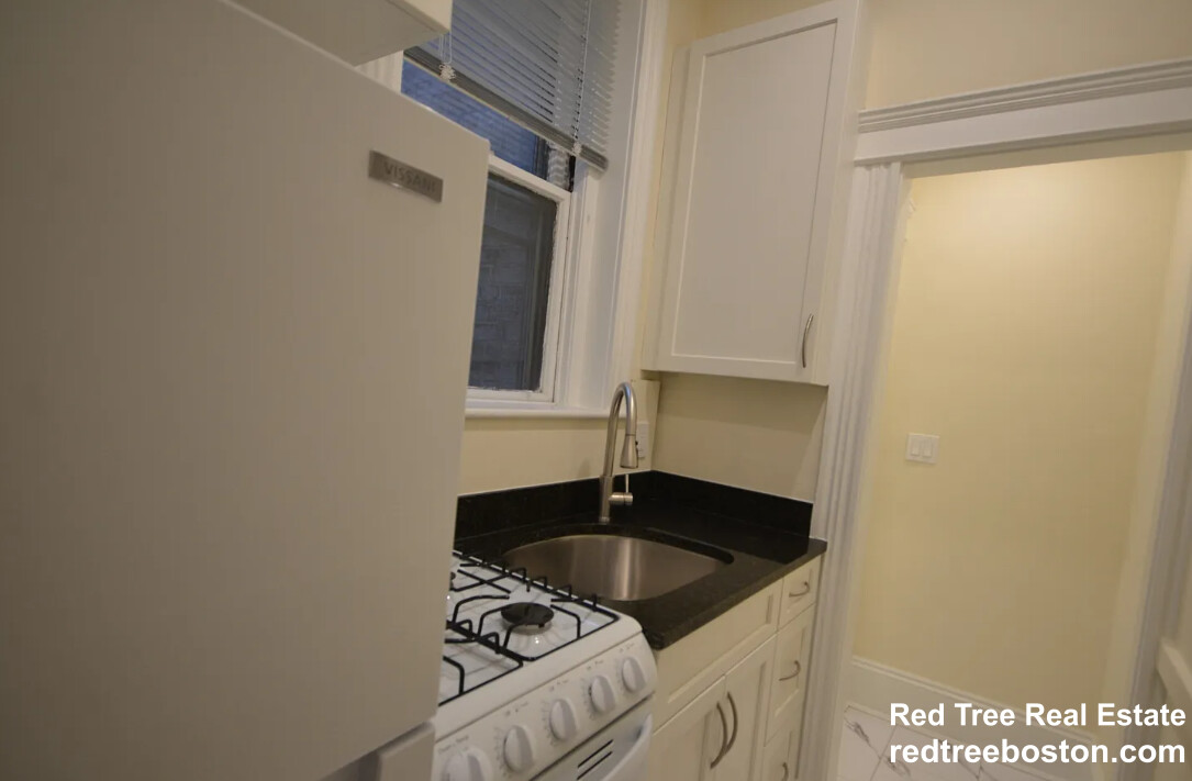 97 Marion St, Coolidge Corner