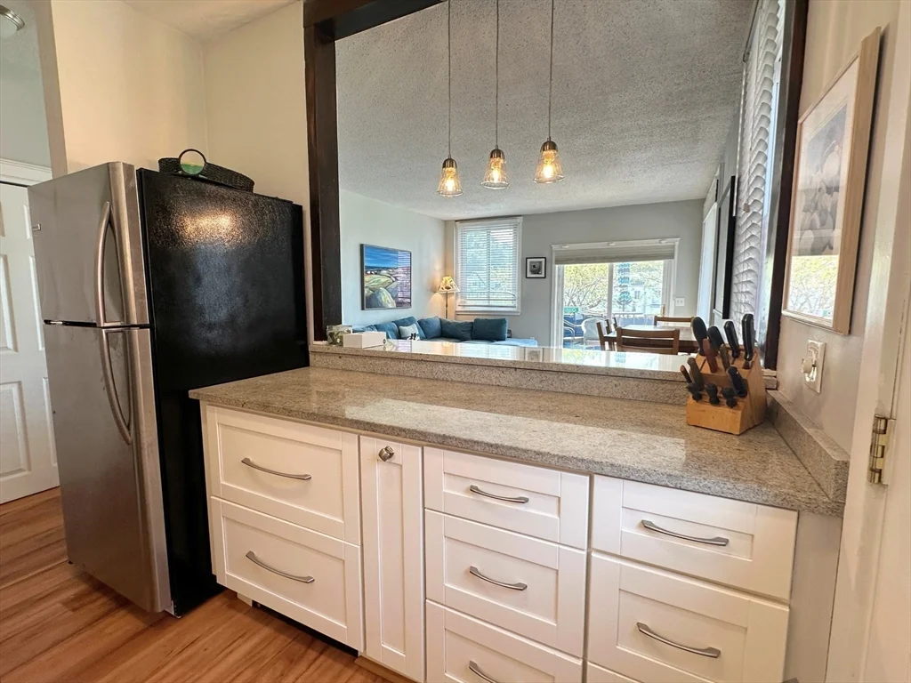 5 Pirate's Ln, East Gloucester