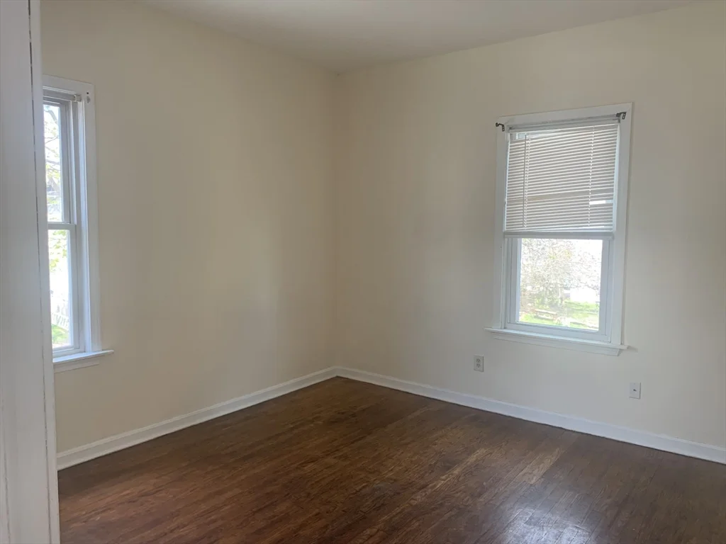 549 Fourth St, Fall River