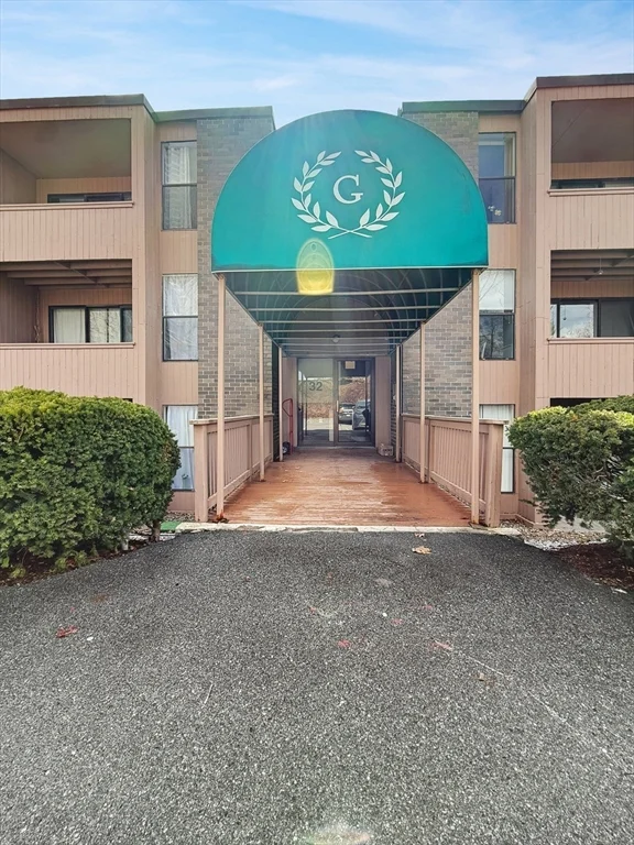 32 Shrewsbury Green Dr, Shrewsbury