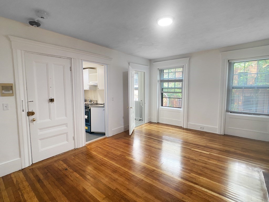 109 Charles St, Beacon Hill