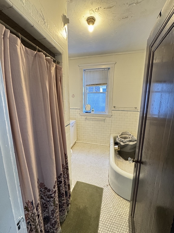 2013 Commonwealth Ave, Brighton