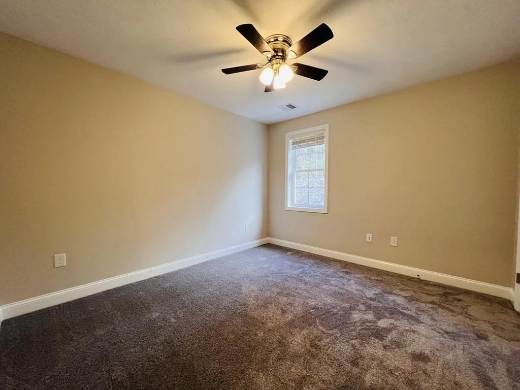 10 Glacier Path, Middleboro