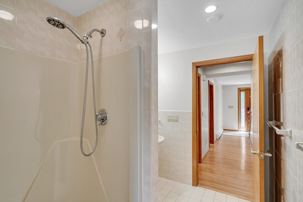 115 Rowe St, Auburndale