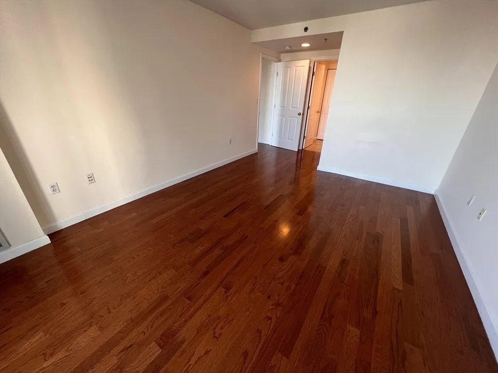 8 Museum Way, East Cambridge