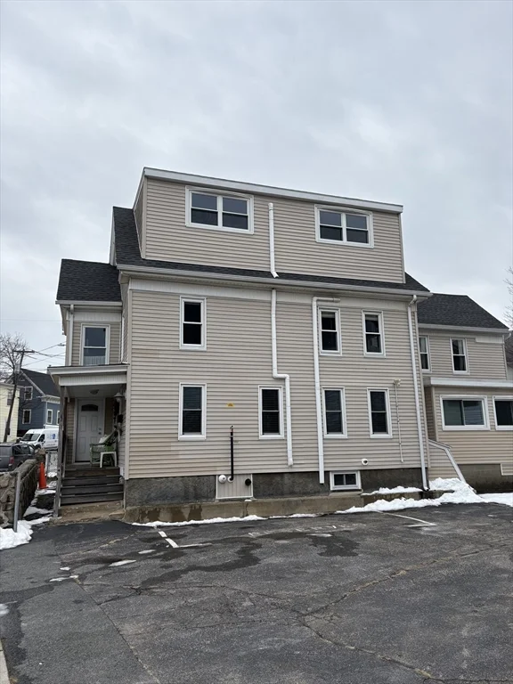 97 Washington St, Gloucester