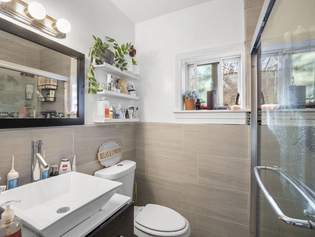 54 Rockaway Pl, Lynn