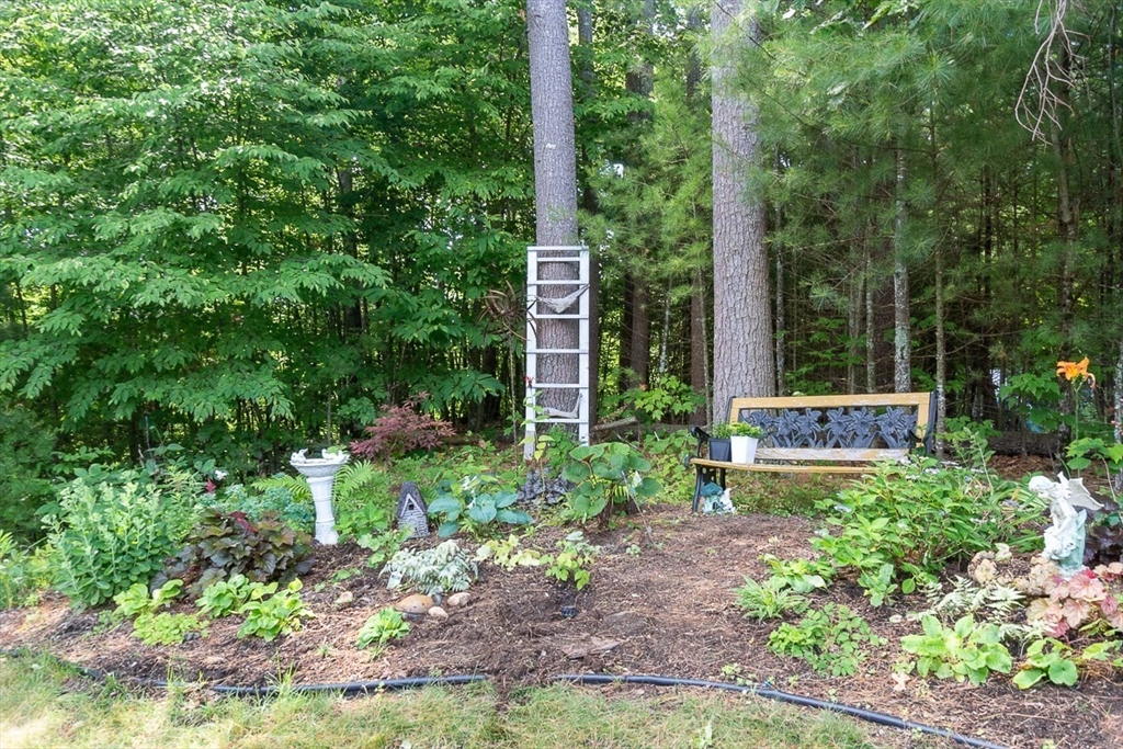 7 Charles Pl, Pepperell