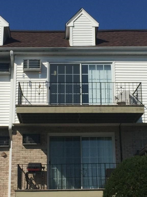 2 Williamsburg Ct, Shrewsbury