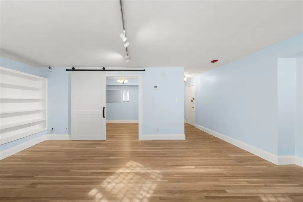 242 Beacon St, Back Bay