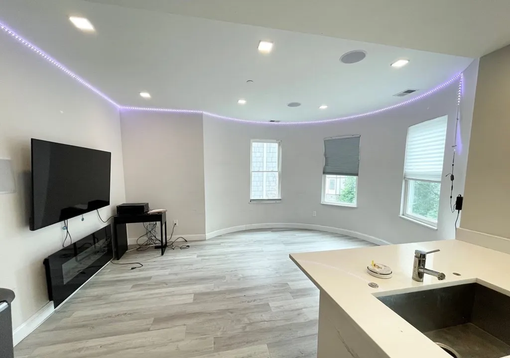 113 Hillside St, Mission Hill