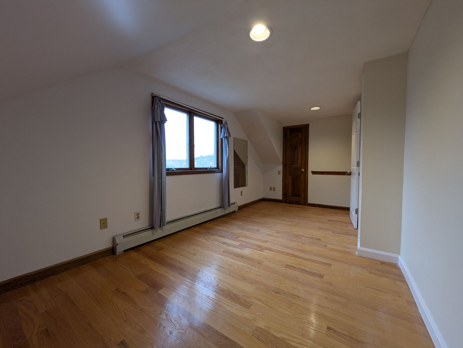 2 bed, 1 bath apartment for rent at 32-34 Fessenden Rd Unit 3, Arlington Heights — photo 4 of 15