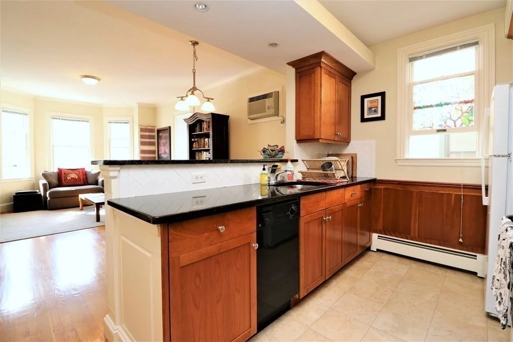 8 Caldwell Ave, Ward Two