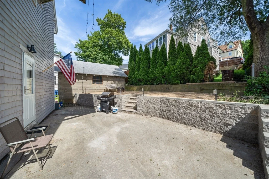 62 Park Ave, Winthrop