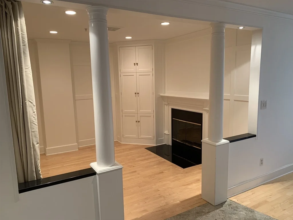 197 8th, Charlestown