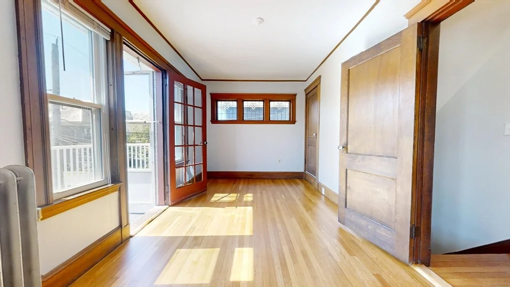 39 Commonwealth Rd, East Watertown