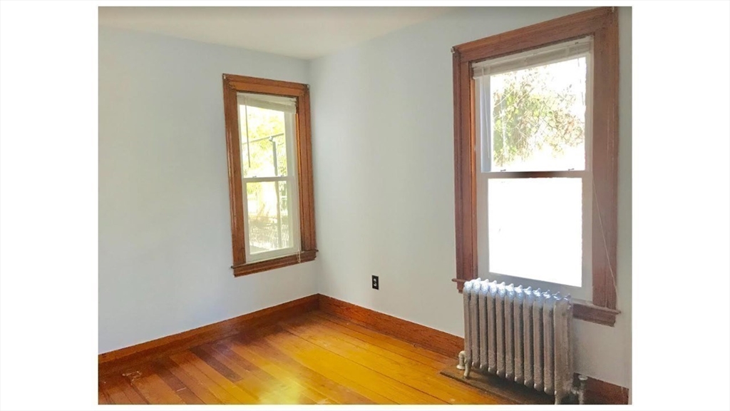 12 Raymond Ave, Somerville