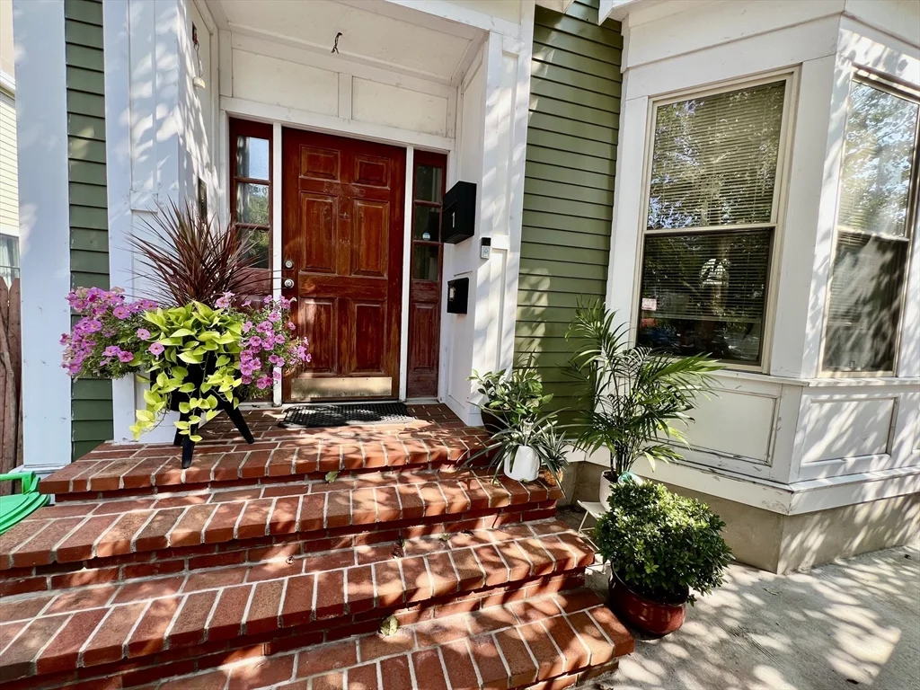 13 Centre St, Roxbury