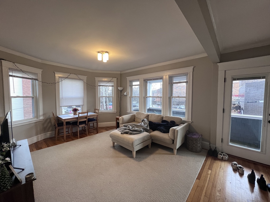 7 Roberts Rd, Harvard Square