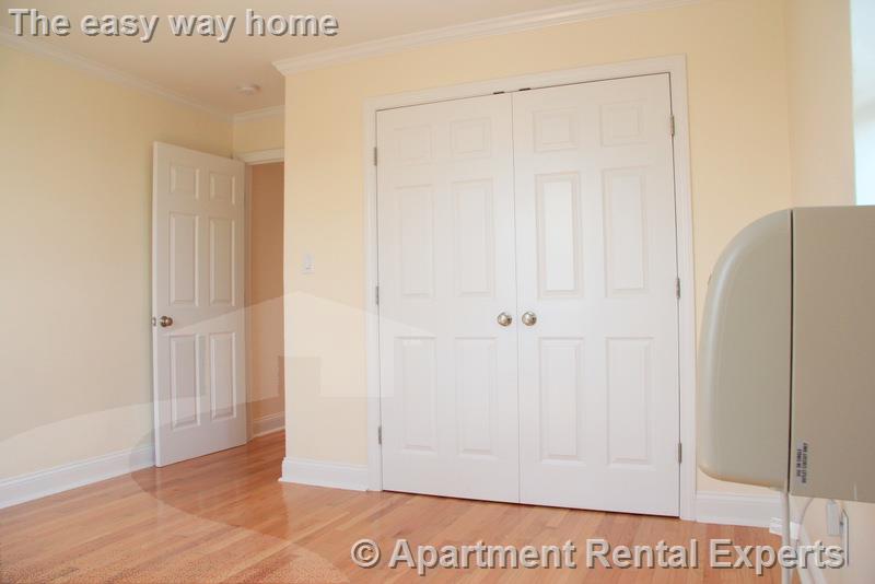 60 Brattle St, Harvard Square