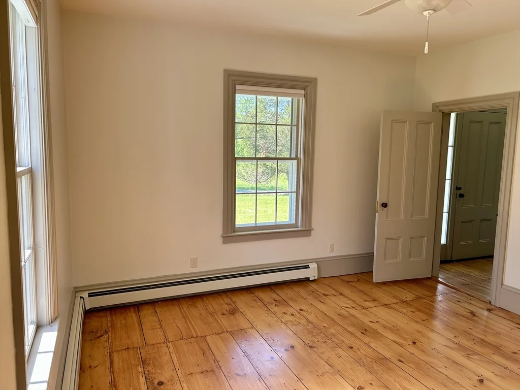 831 Lexington Rd, Concord