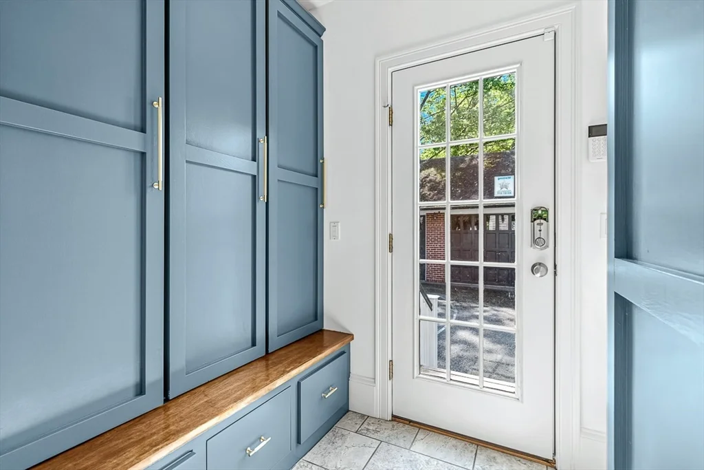 54 Wedgemere Ave, Wedgemere