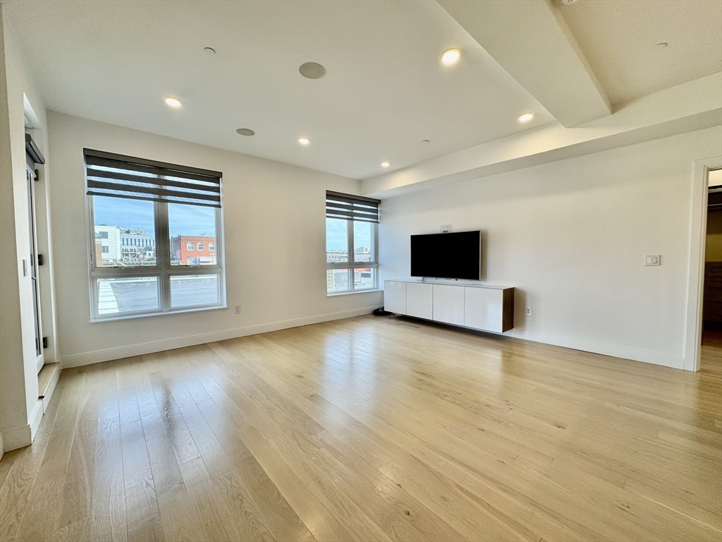 20 West Fifth St, South Boston