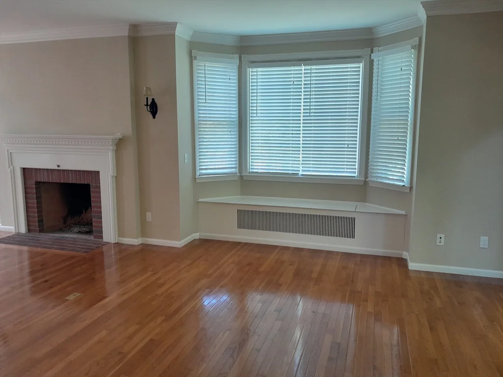 373 Littlefield Ln, Marlborough