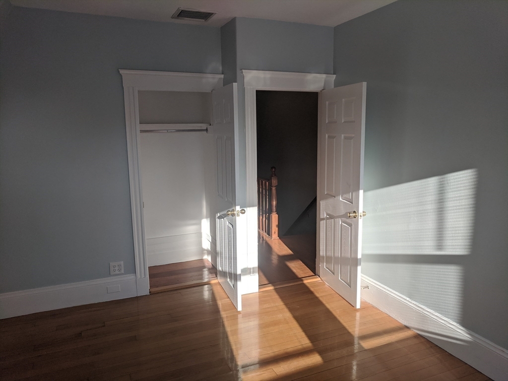 160 Washington St, Brighton