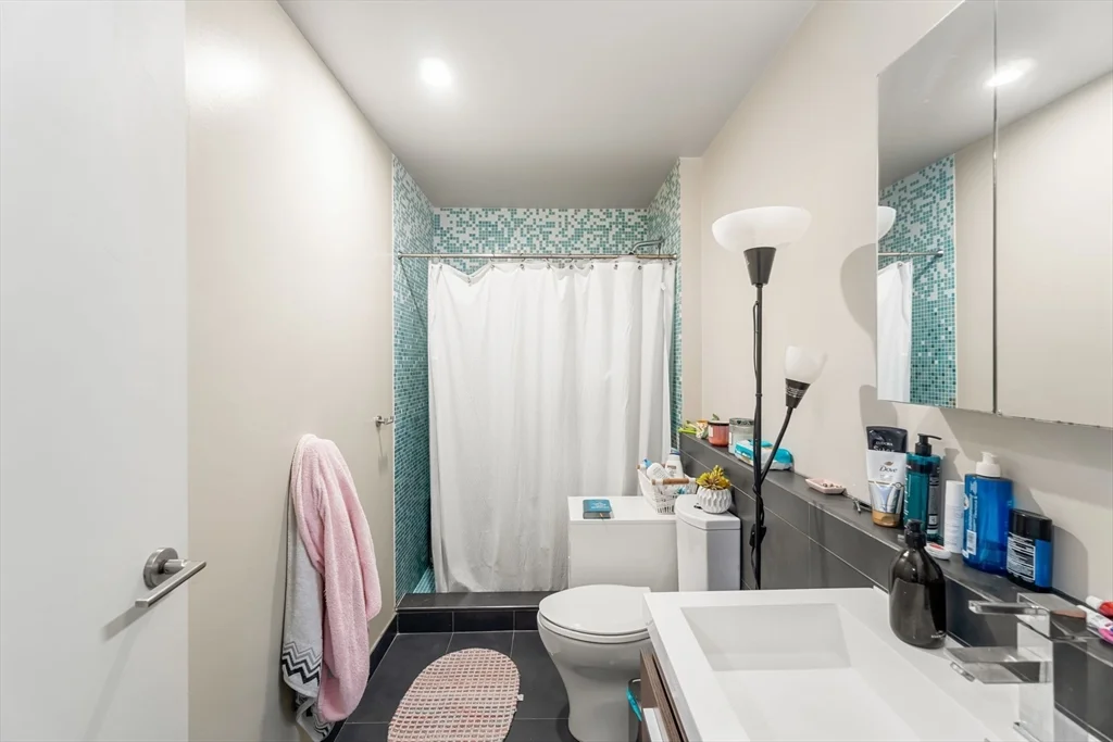 691 Massachusetts Ave, South End