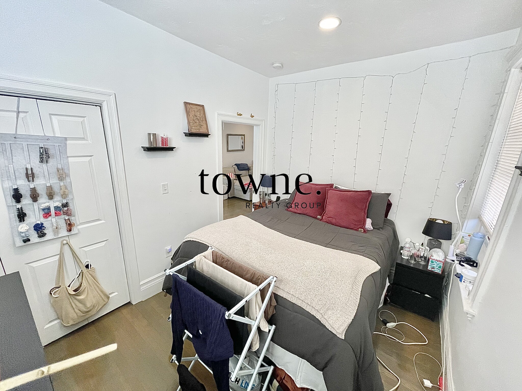 106 Queensberry St, Fenway