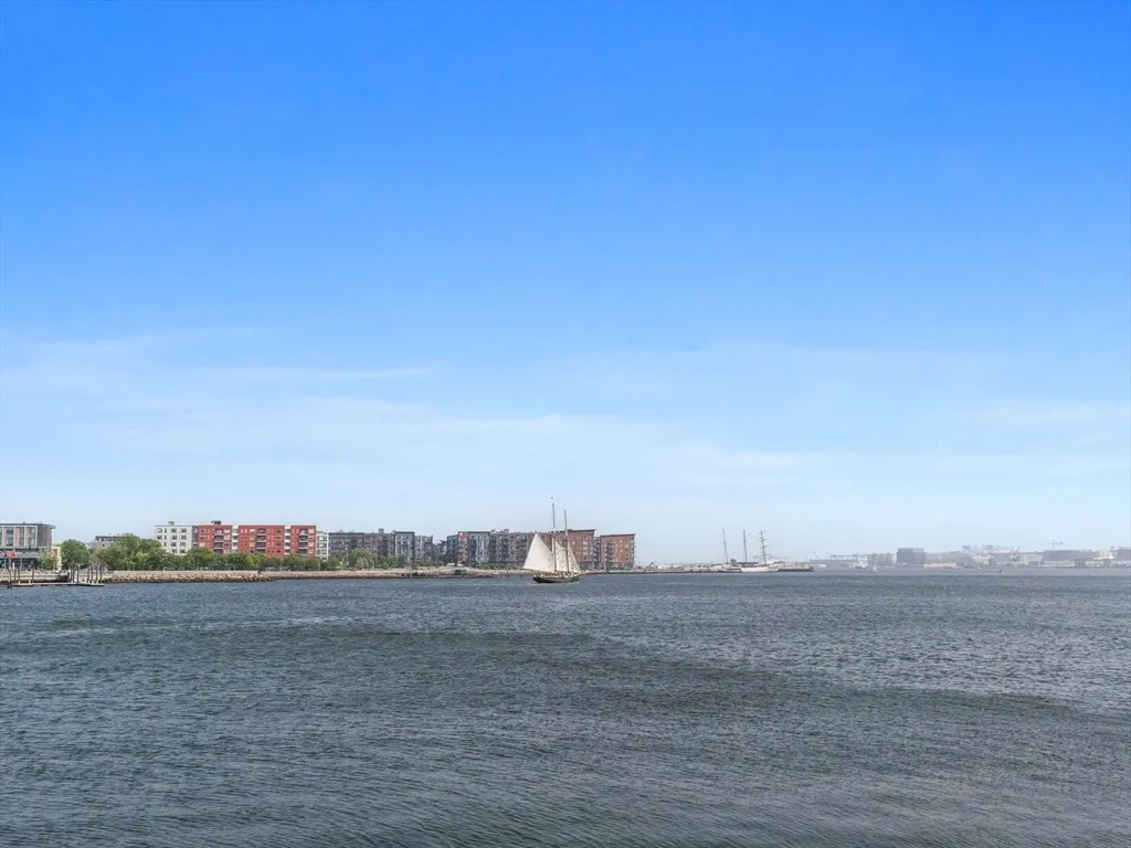 42 8th St, Charlestown