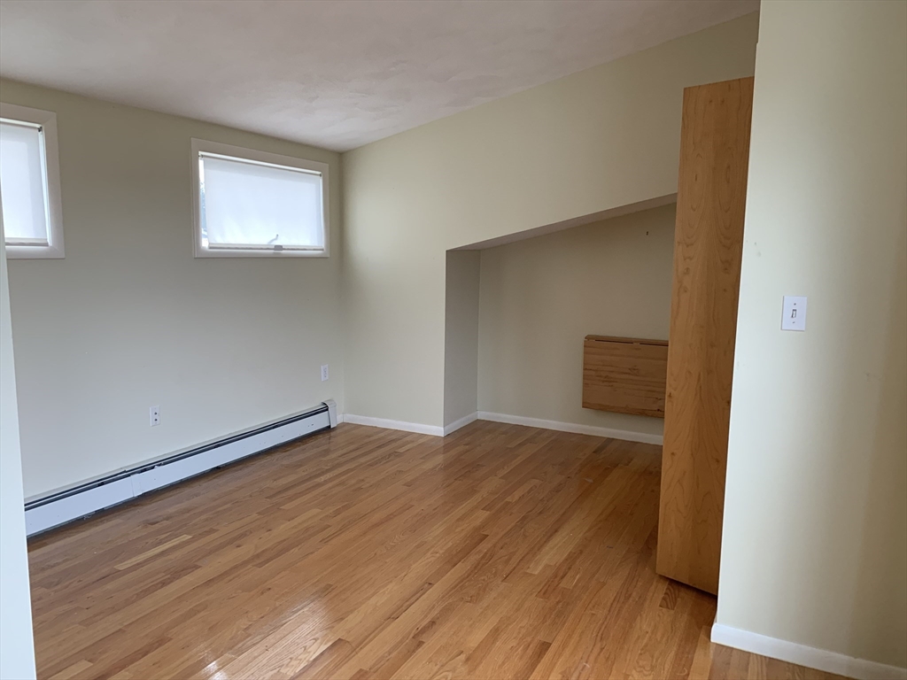 5 Bryant Rd, Lexington