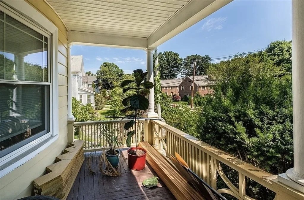 161 Walnut St, Newtonville