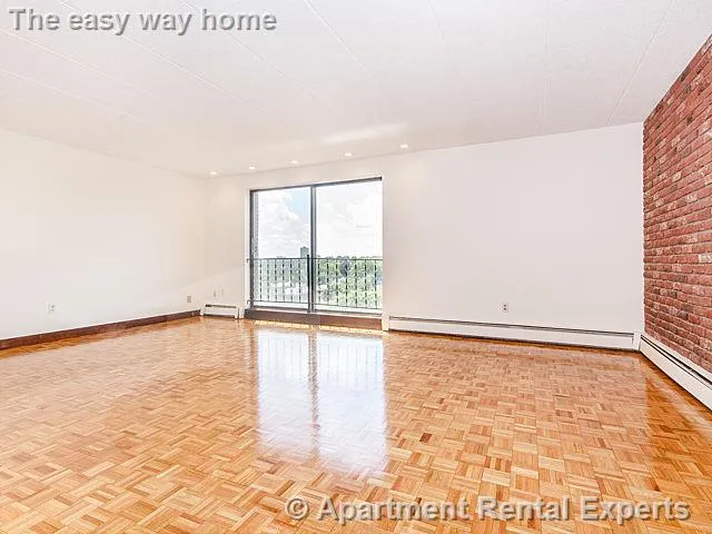 31 Harris St, Other