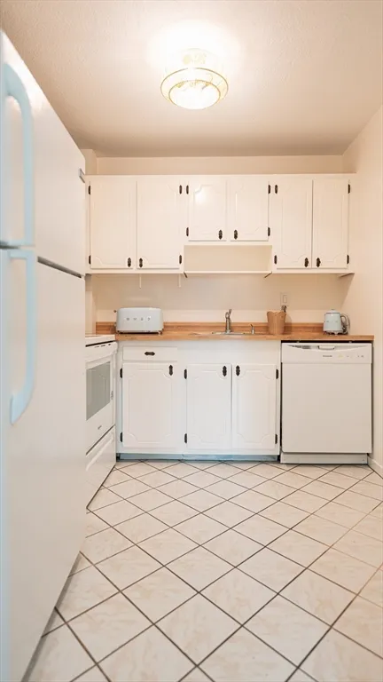 19 Winchester St, North Brookline