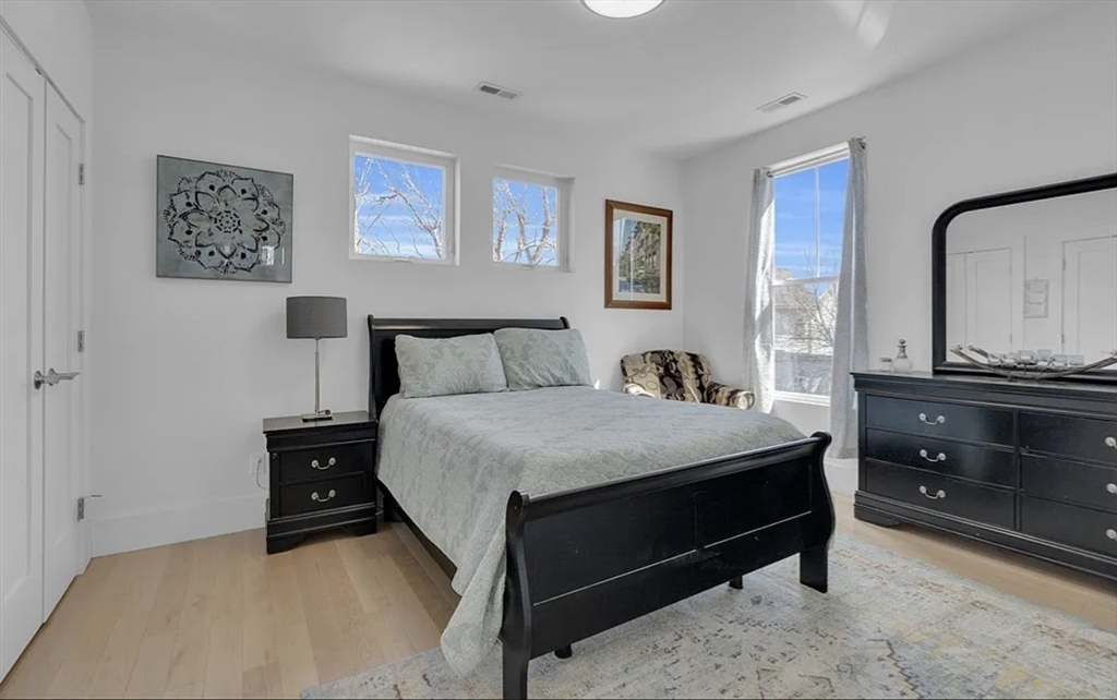 41 Woodville St, Roxbury