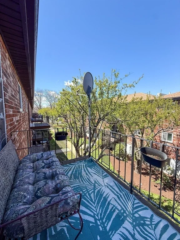 28 Westgate Rd, Chestnut Hill