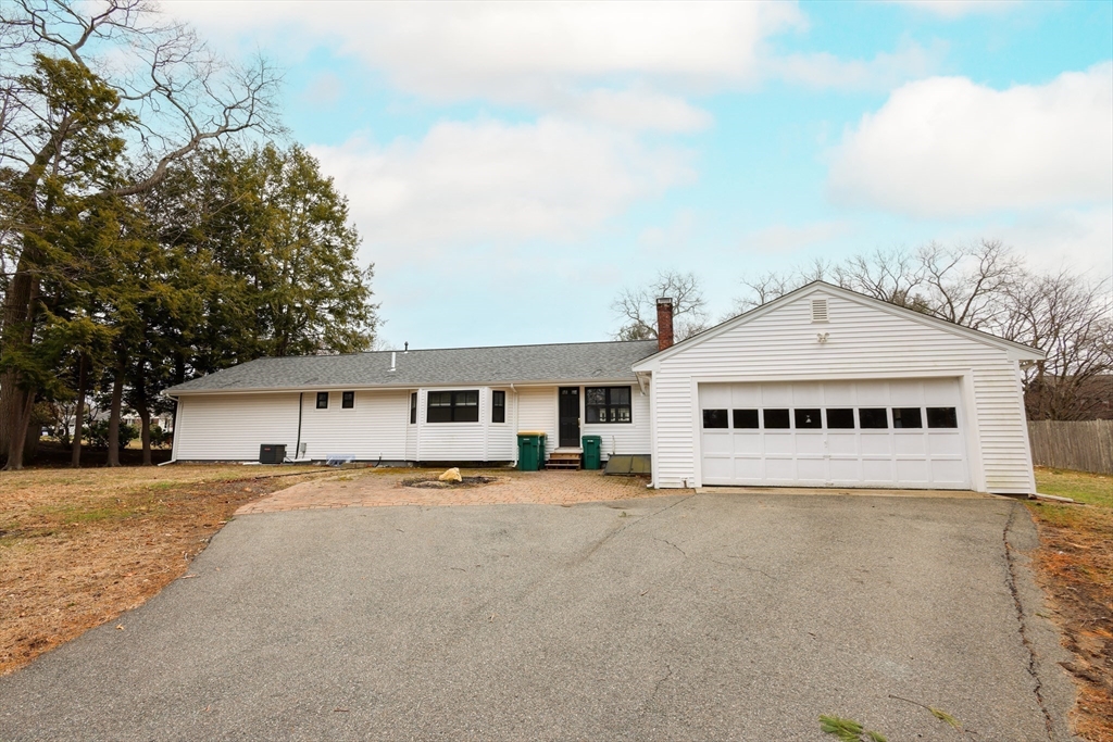 321 Nichols St, Norwood