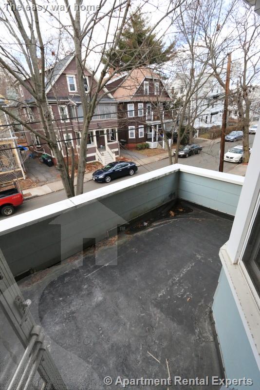 14 Bay State Ave, Davis Square