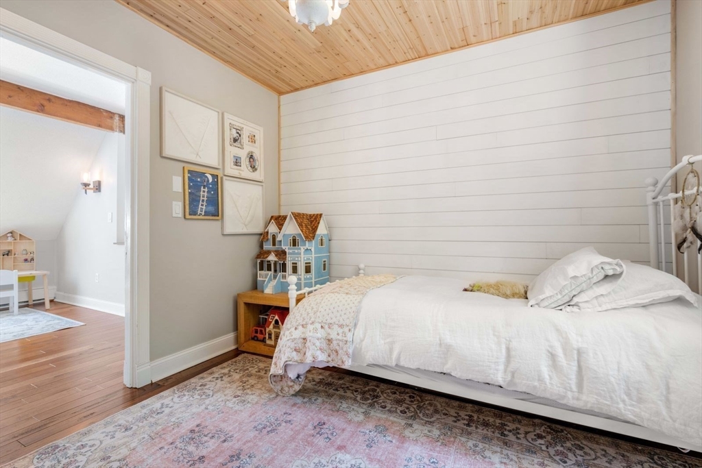 2 Deer Run, Littleton